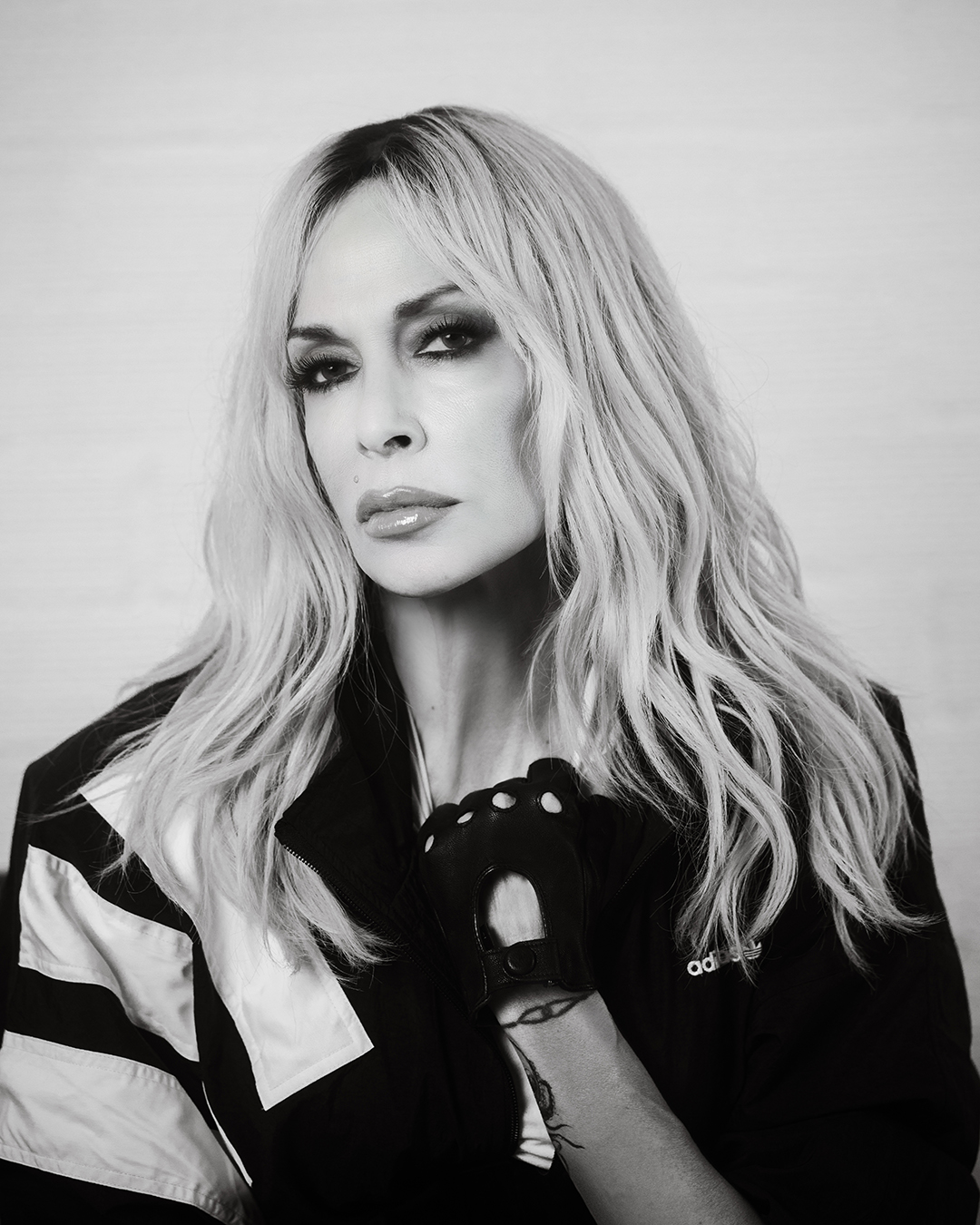 Η Άννα Βίσση, η απόλυτη Ελληνίδα Superstar, είναι το πρόσωπο της νέας καμπάνιας των adidas Originals στην Ελλάδα.